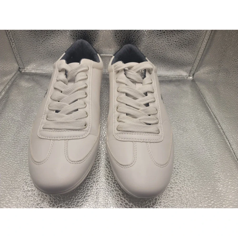 IZOD Men's White Memory Foam Lion Sneakers Size 9M Casual Low Top Comfort Shoes‎